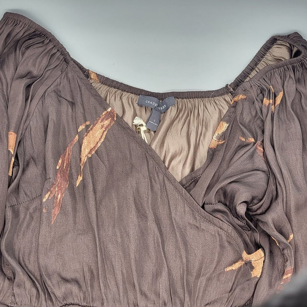 Grade & Gather Wisp Print Aubergine Satin Peplum Top - Picture 4 of 10